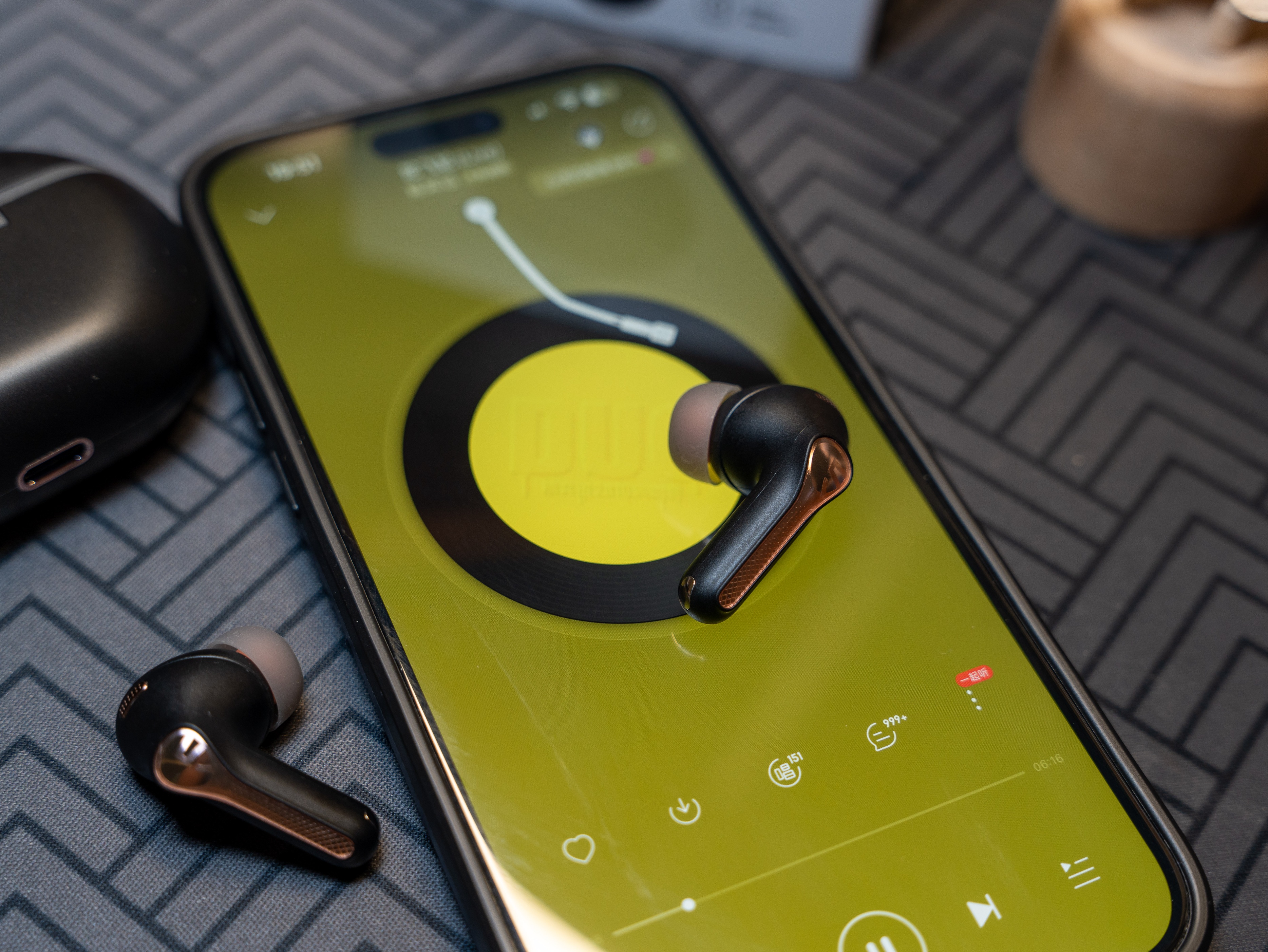 300块不到买Hi-Res金标主动降噪蓝牙耳机—泥炭Capsule3Pro分享