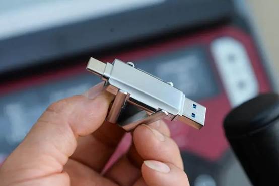 如何辨别冒牌u盘,怎么辨别u盘的好与坏真假