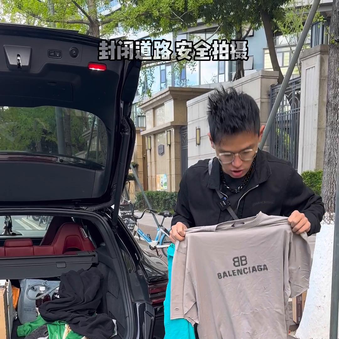 成都拿下高中学妹十多w的顶级服饰，今年收一万件衣服#杰毛奢潮