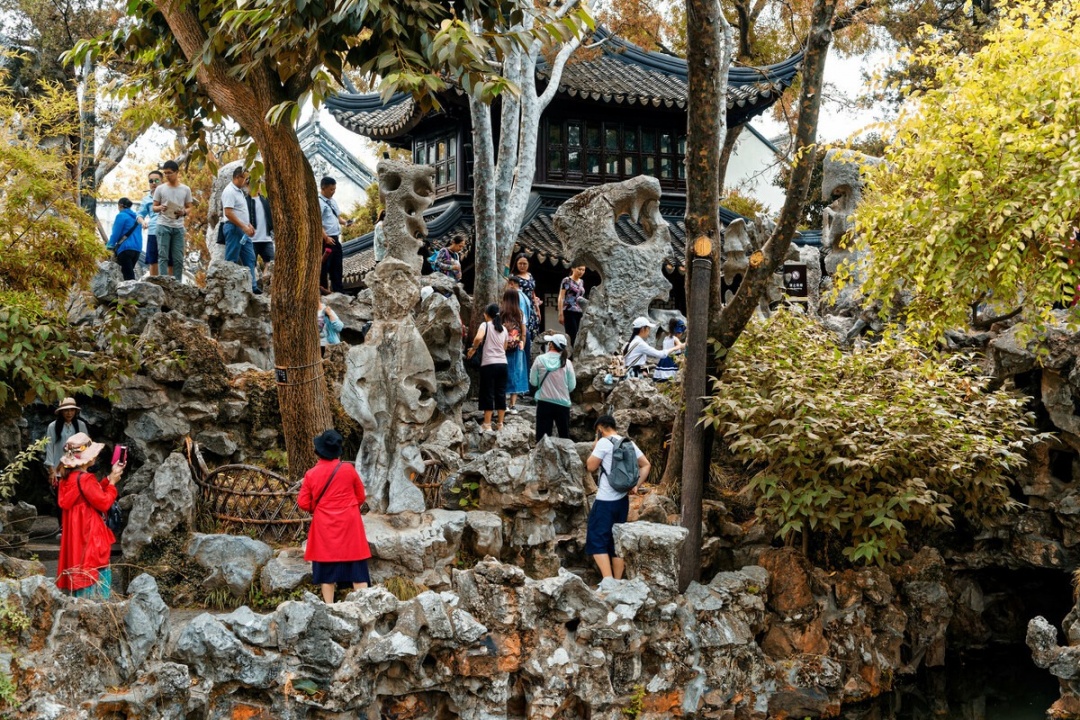 狮子林最有名的叠石假山,狮子林为什么叫假山王国