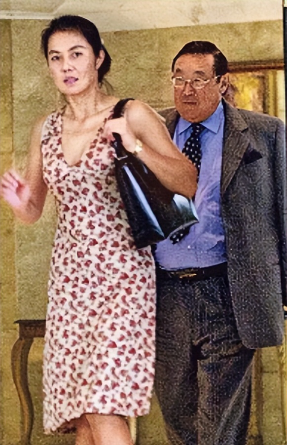 狂揽*钟金**奖、歌坛天后、美艳亲王，她们貌美有才却被伴侣无情伤害