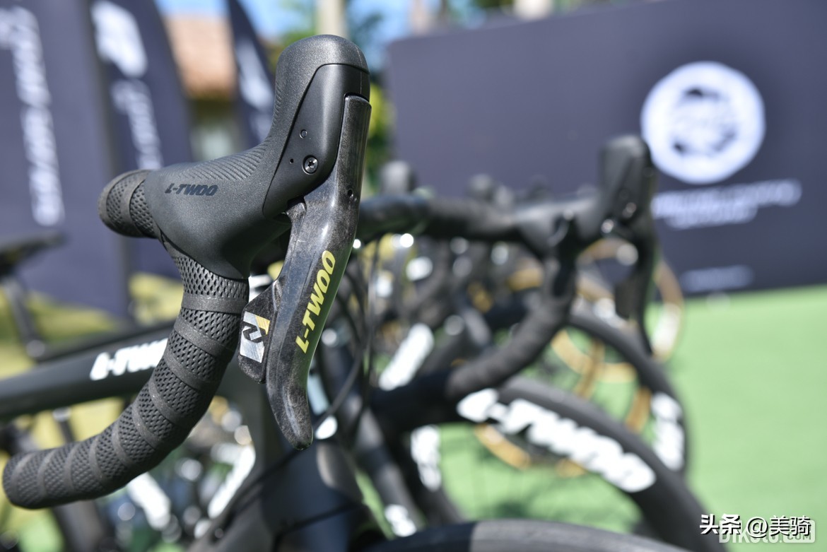 java全碳纤维油压碟刹改装,公路车碟刹电子变速套件推荐