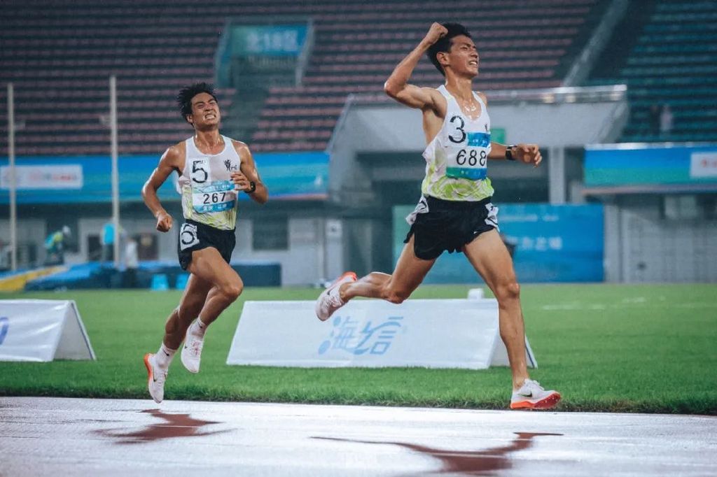 田径比赛英姿勃发,江津田径锦标赛直播