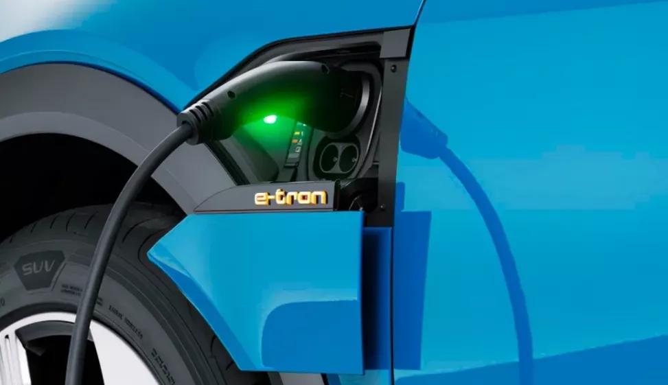 最新款封闭四轮老年代步车,最好的低速四轮代步车