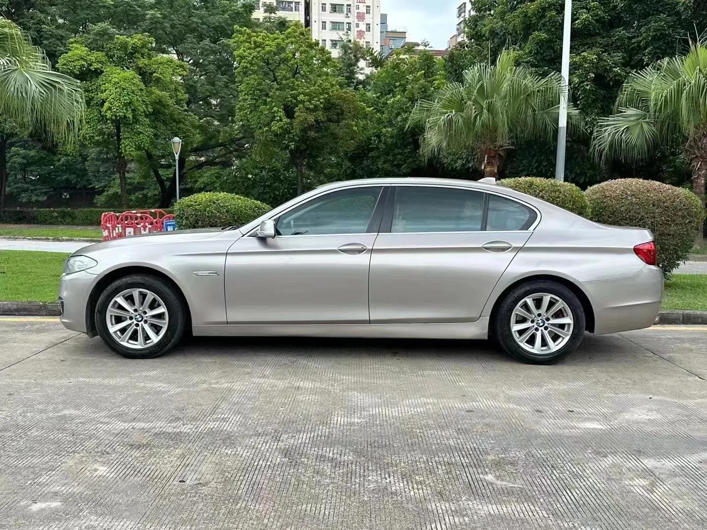 宝马525Li2.0T自动豪华版,宝马525li2.0几缸