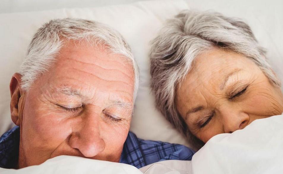 老人每天锻炼的黄金时段,静养的老人比运动的老人更长寿吗