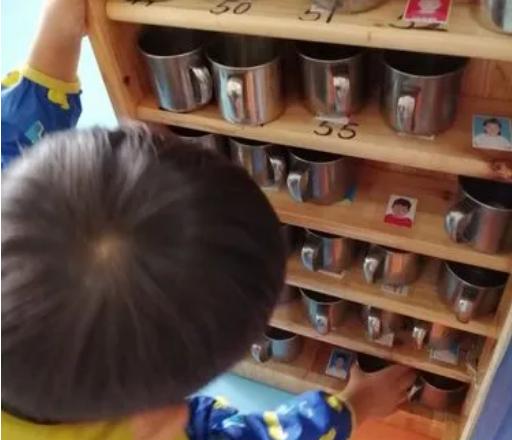 幼儿园入园准备物品清单动画,幼儿园新生入园必备物品清单图片