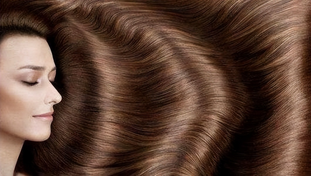 女子经常用艾叶洗头,艾叶煮水洗头副作用