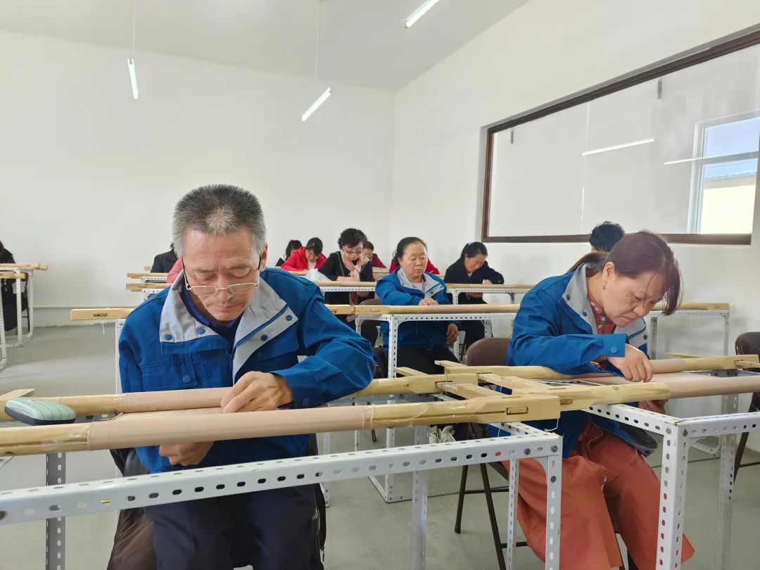 草原绣娘歌曲,草原绣娘