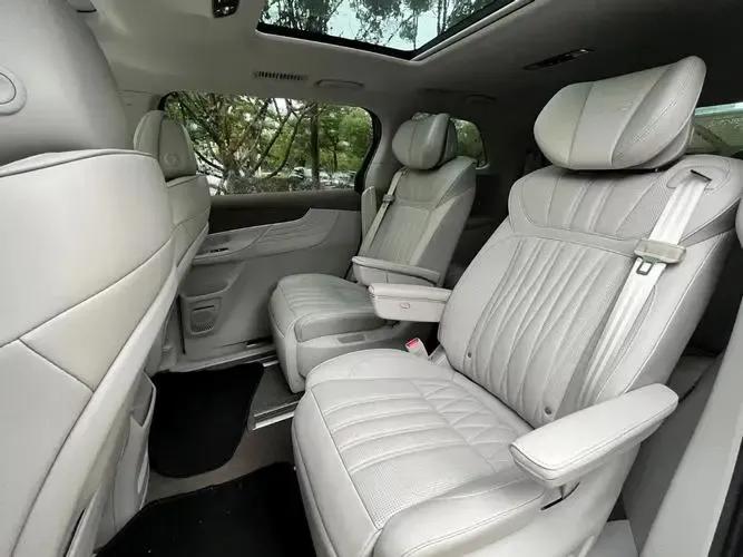 荣威imax8ev2022白金头等舱,荣威imax8让用户坐享头等舱体验