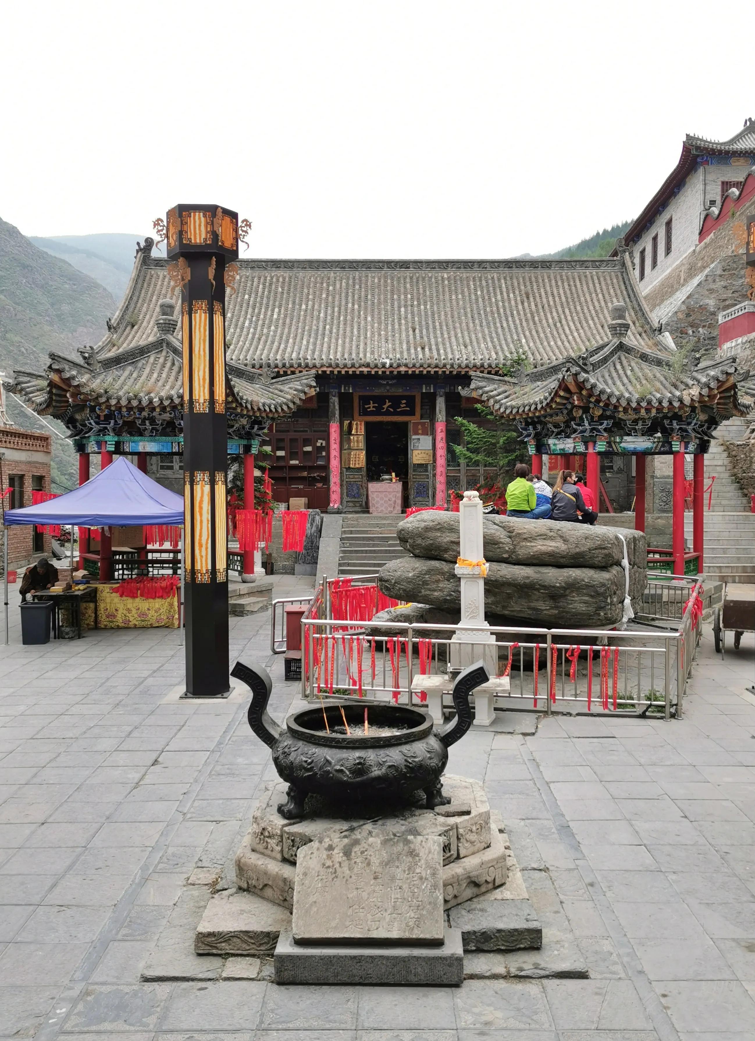 佛教圣地五台山龙泉寺,五台山最古老的寺院清凉寺