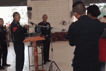 泰国抽签征兵现场,抓马程度堪比《甄嬛传》