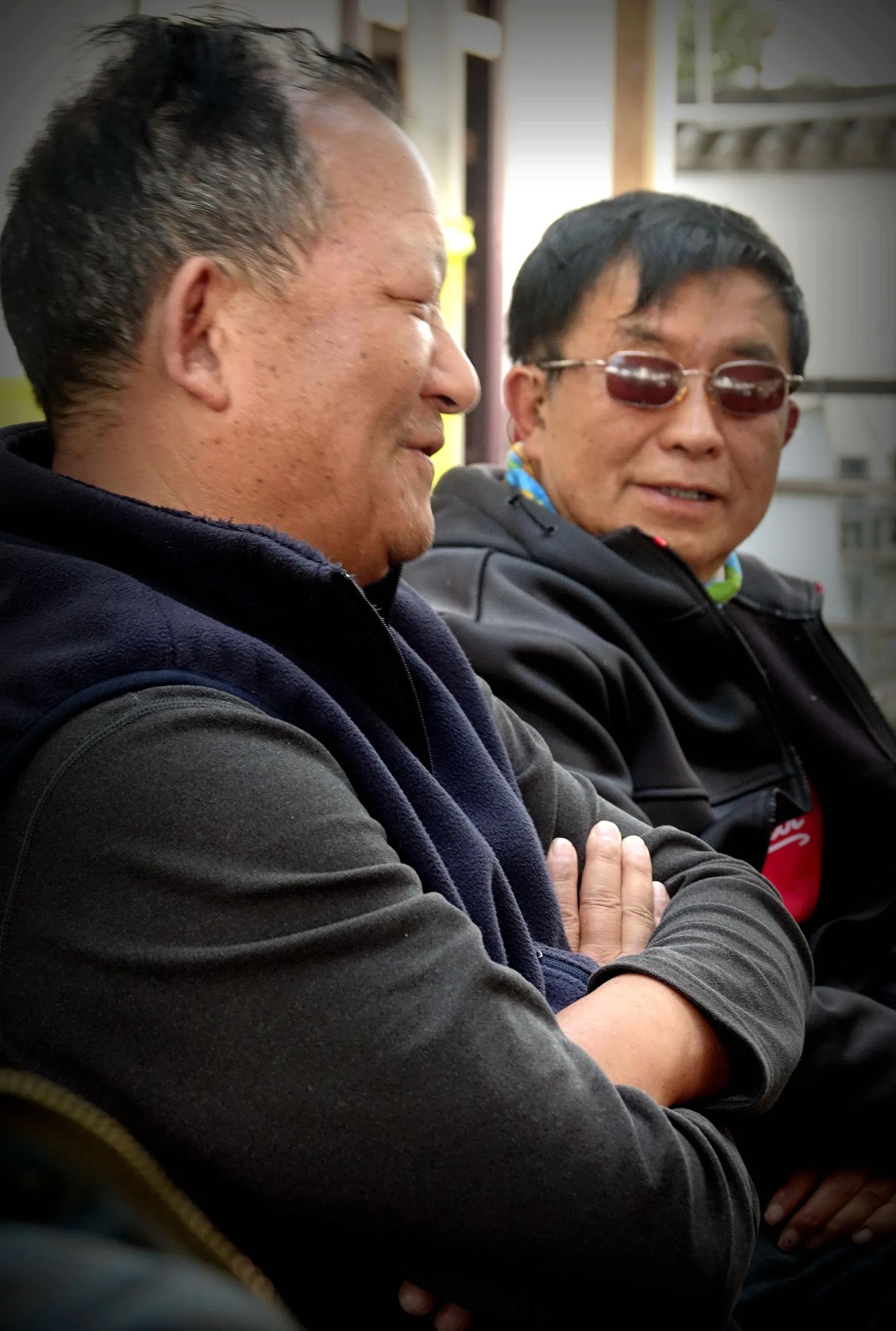 纪实：辞别三年疫情老友聚会祝贺教授新书文坛添花