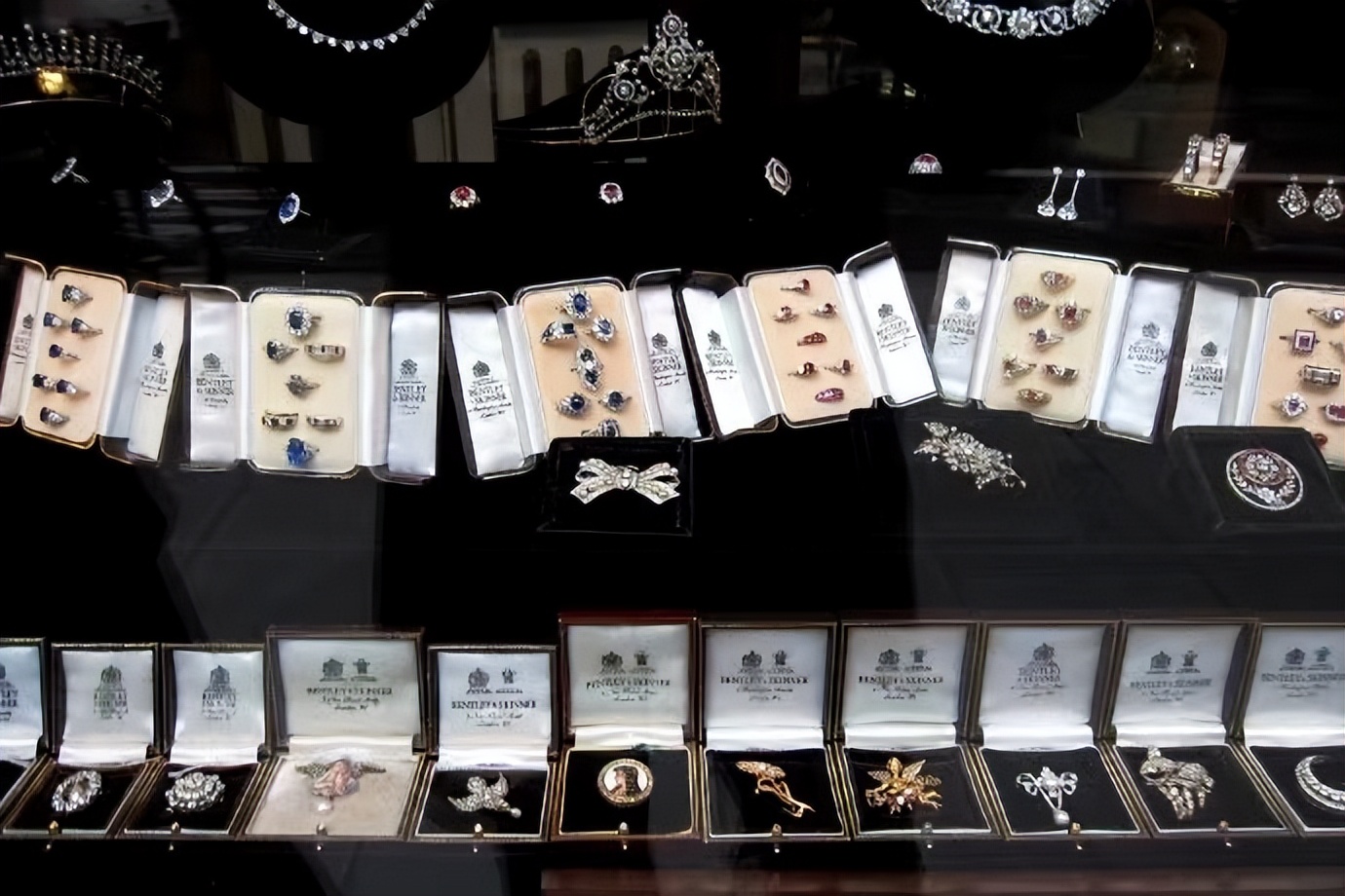 用这份珠宝店攻略开启十一长假的惊喜之旅