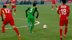 足球踩单车失误搞笑集锦,假摔集锦足球搞笑