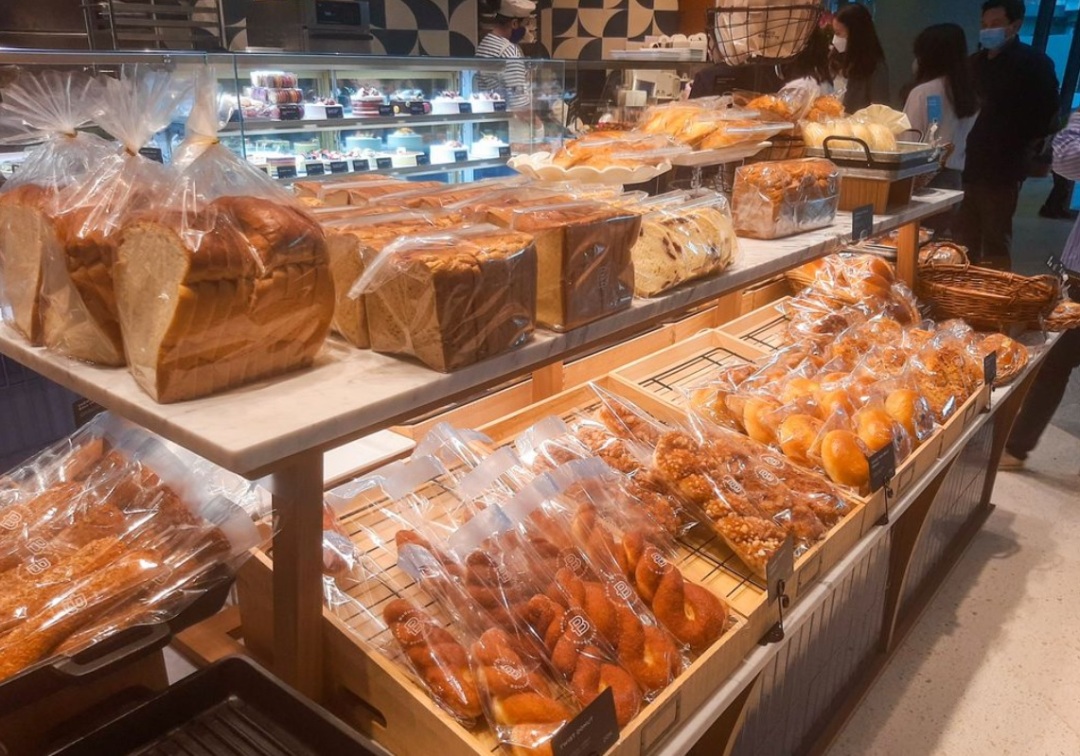 韩国面包厂女工卷入搅拌机惨死,公司给她葬礼送来两箱面包慰问?