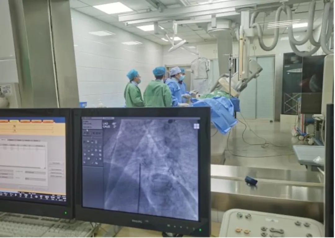 “脑”病“心”治,关闭“小心眼”——汾阳医院心内科二病区成功实施吕梁首例经导管卵圆孔未闭封堵术