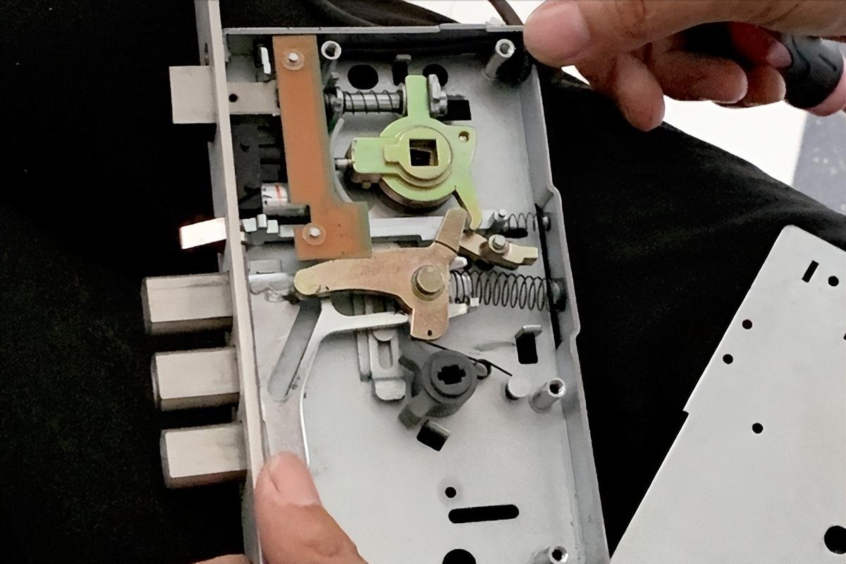 为什么指纹锁说坏就坏,为什么指纹锁指纹经常坏