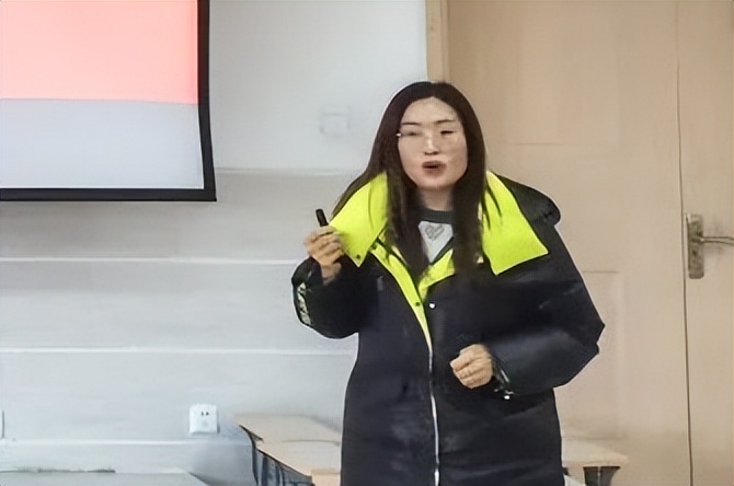 对标楷模塑师风争做四有好教师——宜川中学教育集团开展“亲其师、信其道”师德演讲活动