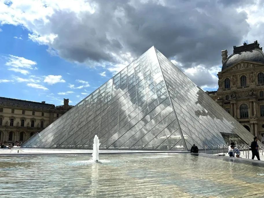 21岁Anais在法国：沉迷奢侈品欠巨额网贷，异国浪子回头拿全额奖