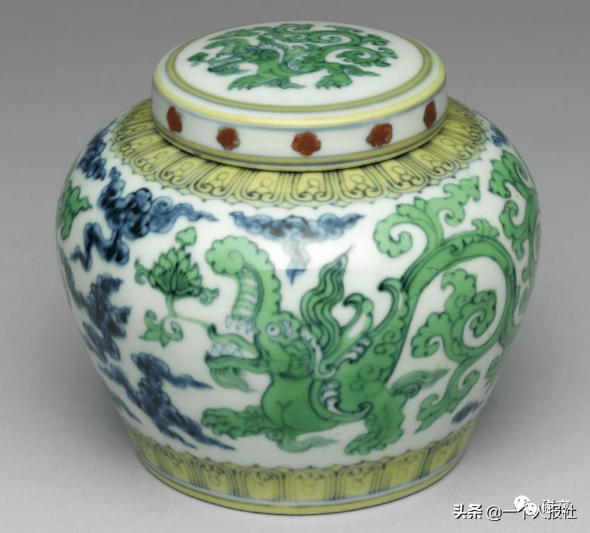 瓷中臻品景德镇,斗彩瓷的历史记录