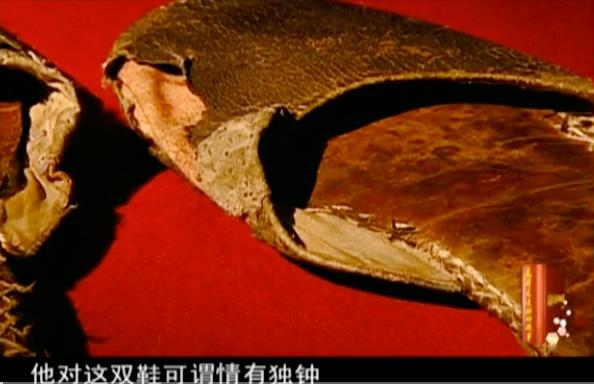 毛主席的睡衣与拖鞋：睡衣有73个补丁，拖鞋穿27年曾被扔进垃圾桶