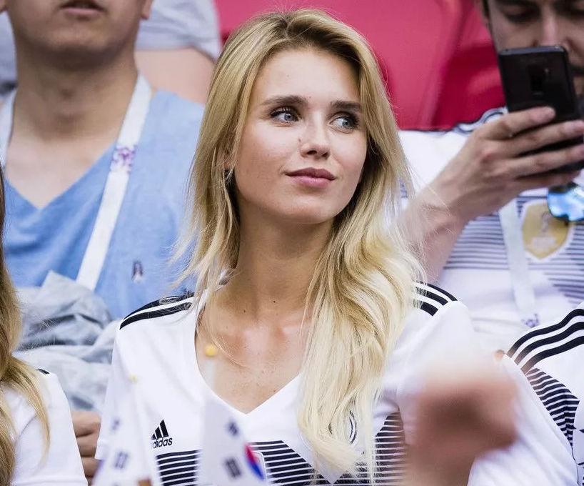 德国队是懂“美人计”的，破例让太太团入住安慰球员，但又没全懂