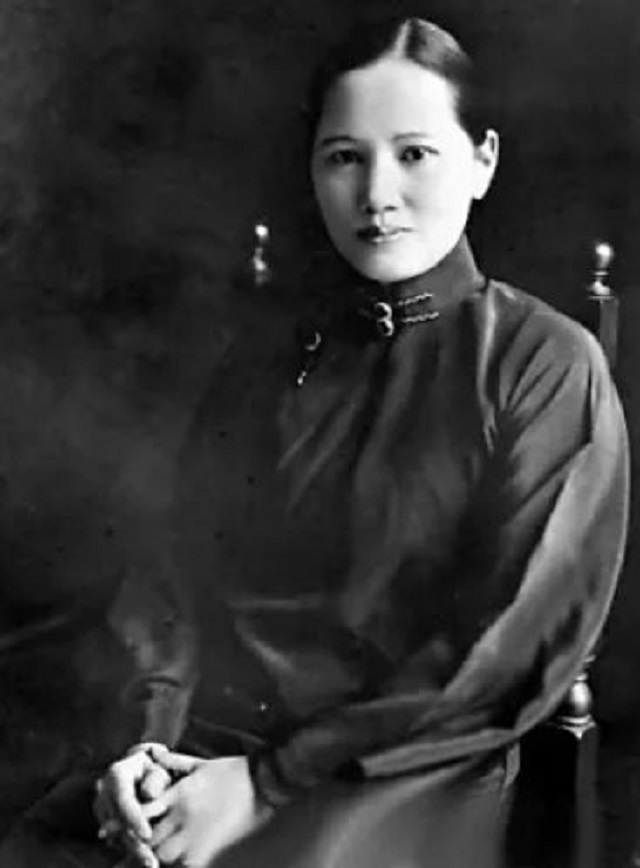 宋庆龄逝世前最后一张照片：无儿无女，保姆担起她的所有后事