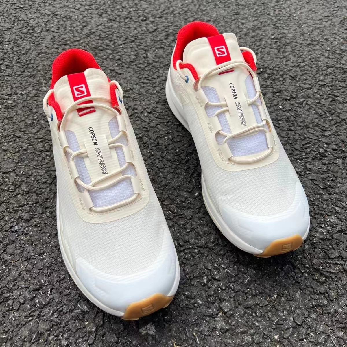 salomon萨洛蒙xapro3d鲨鱼灰防水吗,salomon萨洛蒙elixiractive测评