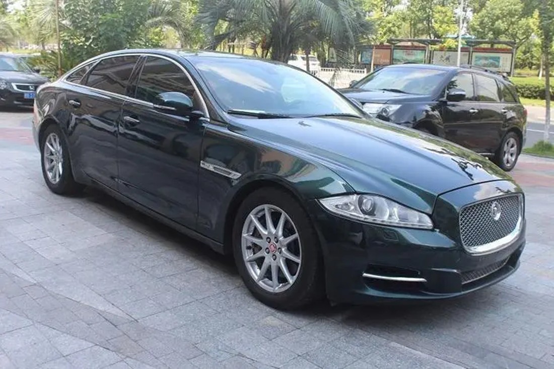 开车发生小剐蹭时该怎么办,开车轻微剐蹭图