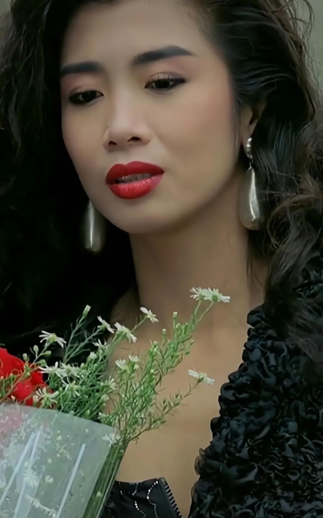 61岁吴家丽发福,吴家丽退出演艺圈了吗