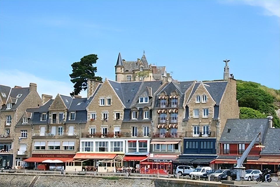 生蚝之都康卡勒：凯撒大帝太阳王拿破仑三世青睐，美味流传两千年