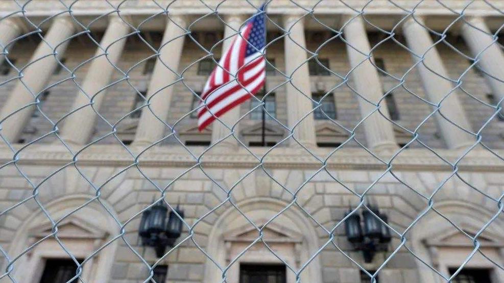 美国措手不及！日本突然加速甩卖美债，背刺美国毫不手软？