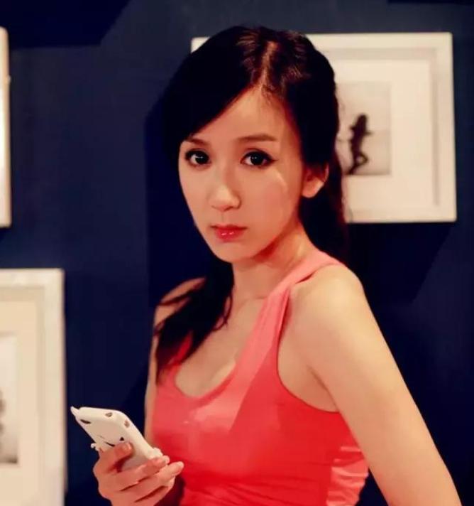 整容过度垮脸的女星,整容失败的蛇精脸女演员