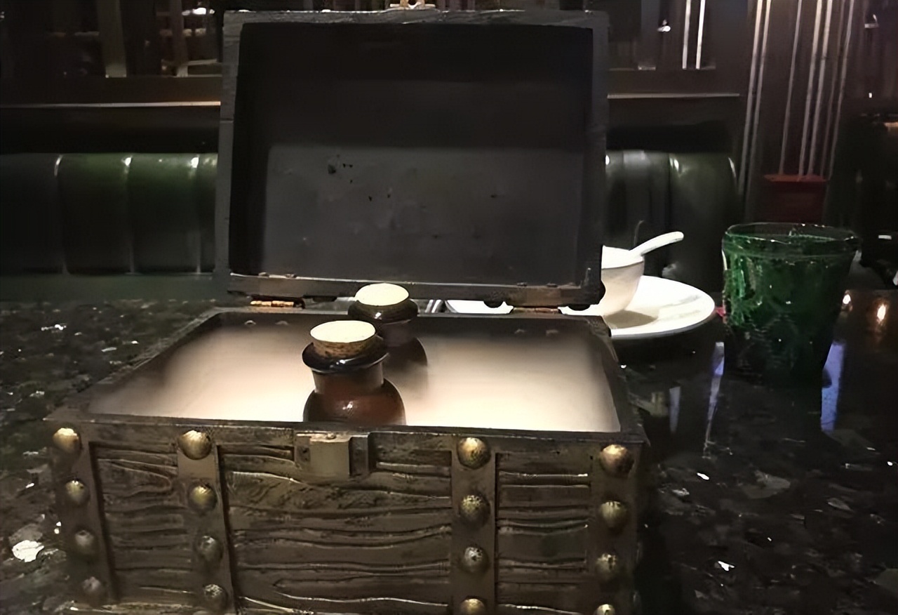 江湖上最霸气菜名,最个性的江湖菜店名