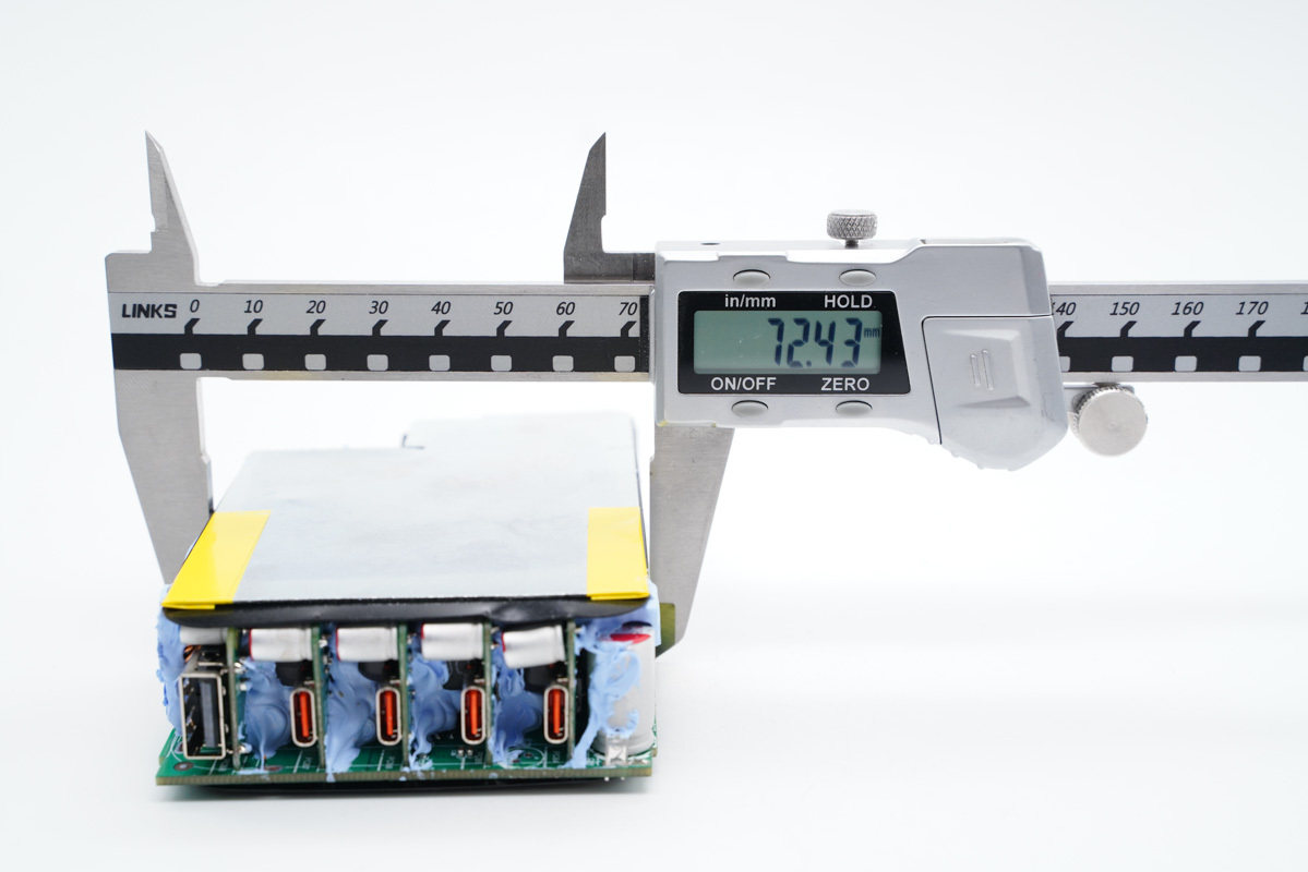 4C1A五个口，总功率达230W，华科生230W桌面充拆解