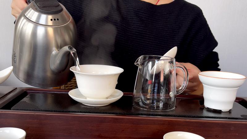 云南白茶白毫银针怎么泡,云南的白茶是白毫银针