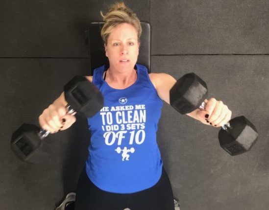 卧推姿势正确但肩膀还是痛,上斜卧推肩膀疼卧推没事