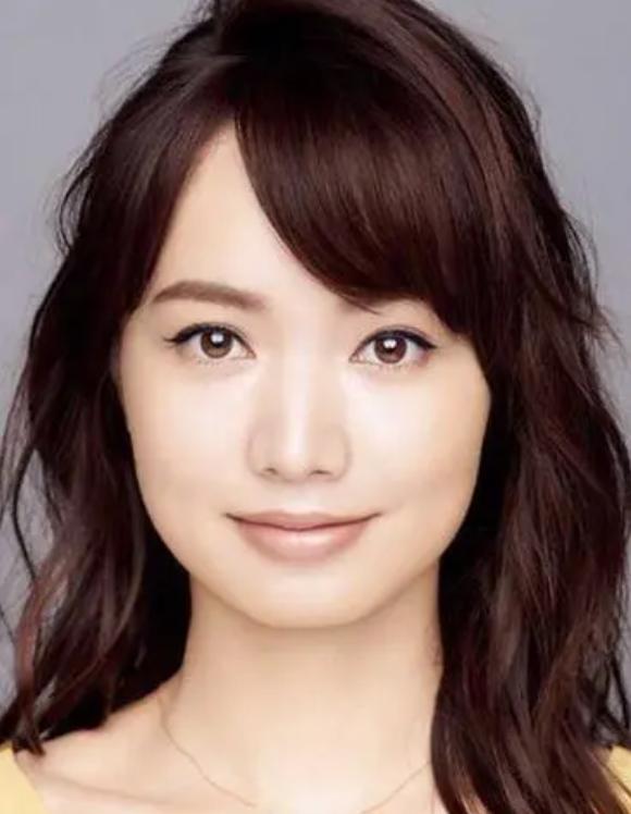 宽脸怎么修饰好看,大宽脸如何变精致窄脸