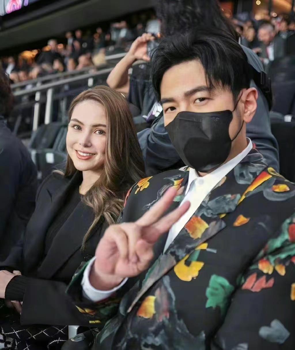 周杰伦萧亚轩同台合集,萧亚轩直播提到周杰伦