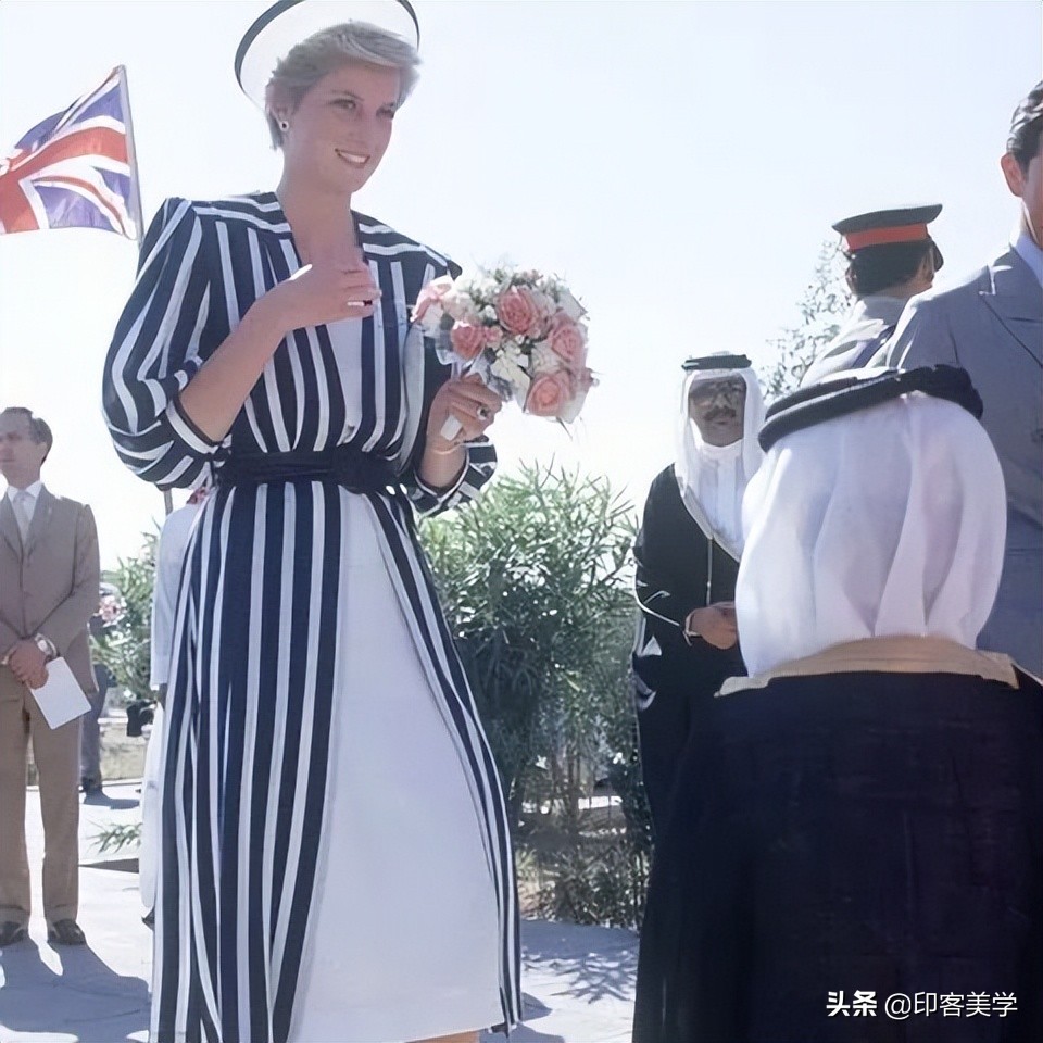 顶流名人的遗物,一缕头发也拍出百万?