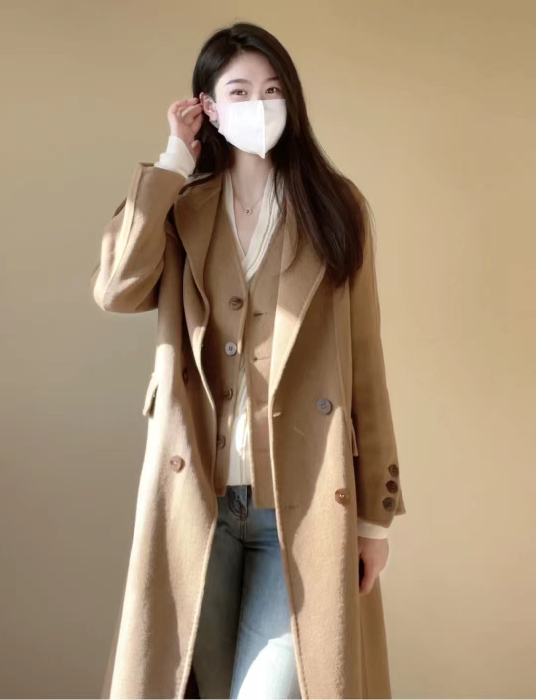 驼色大衣打底配什么颜色显高级,怎样选驼色大衣高级