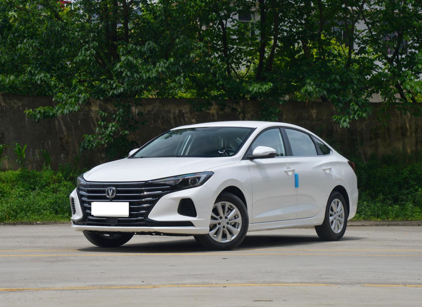 预算8万落地逸动,花7万买电车值得吗