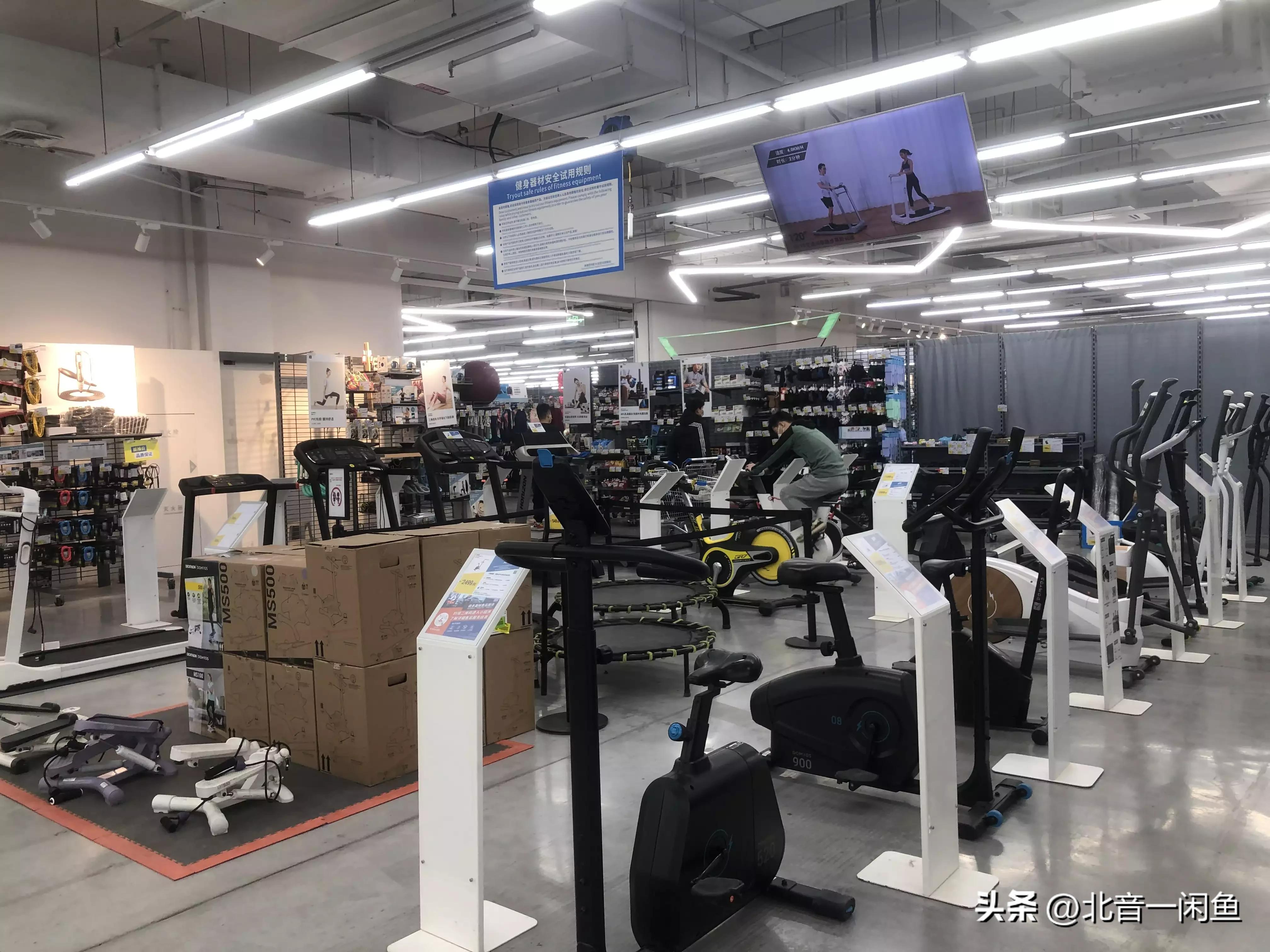 迪卡侬运动专业超市梅溪湖店,运动超市迪卡侬