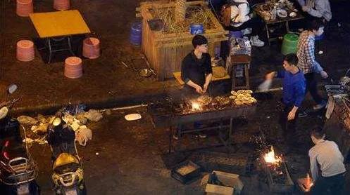 刚刚，我把月入2万元的烧烤店关掉了：表面风光，辛酸自己知道