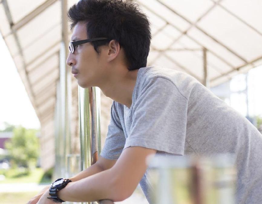 鼻毛为什么经常窜出来,鼻毛老是长出来是好还是坏