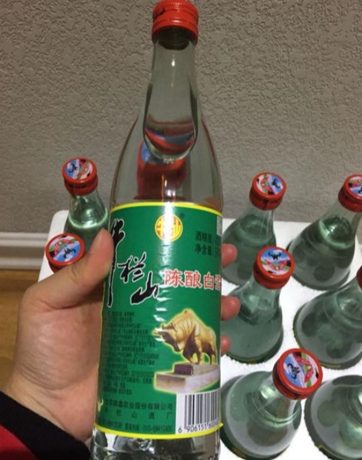 牛栏山是酒精酒为啥还那么火,十几块钱的牛栏山酒
