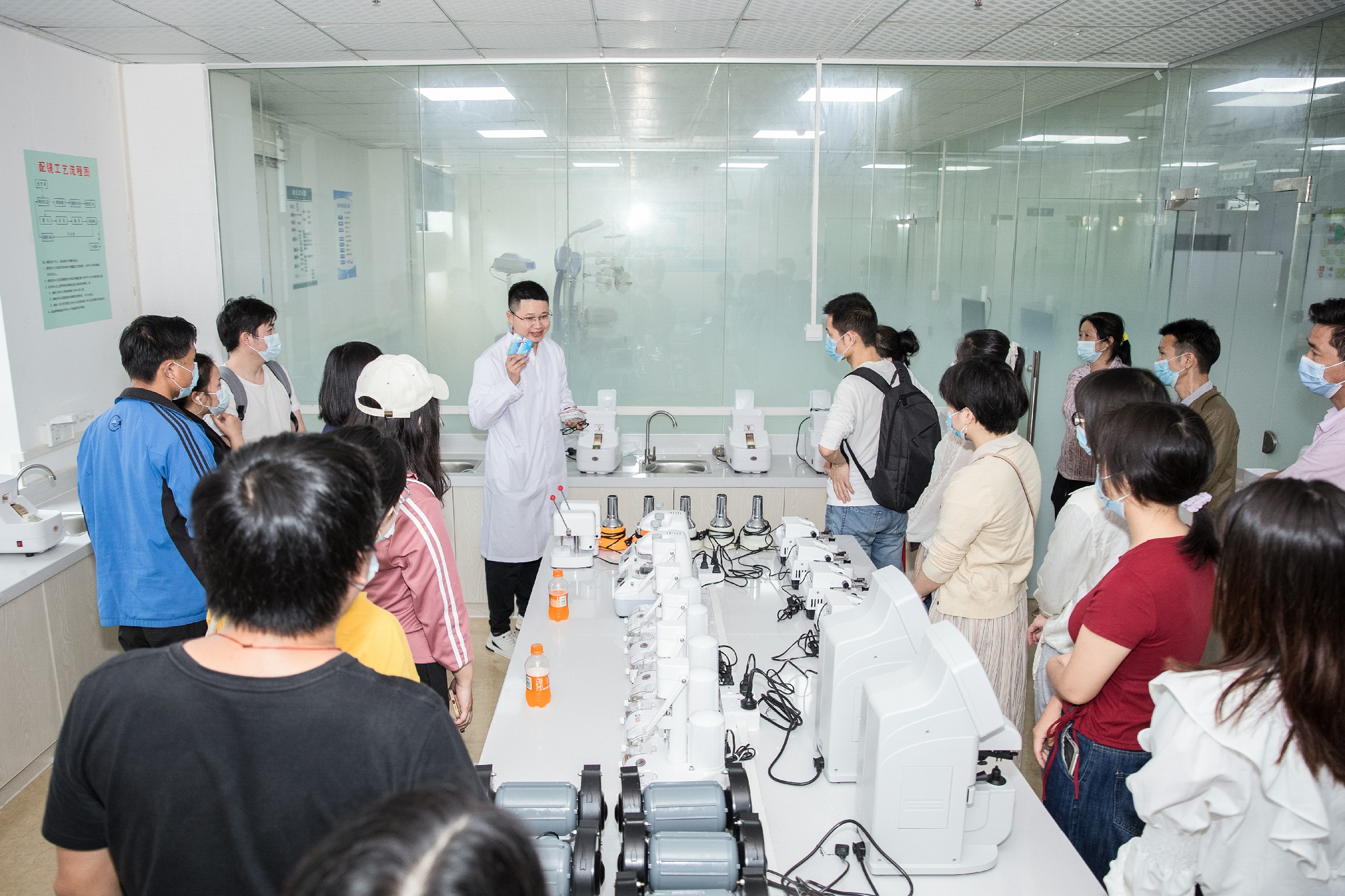 眼镜店加盟品牌排行榜前十名,温州小型眼镜店加盟收费明细