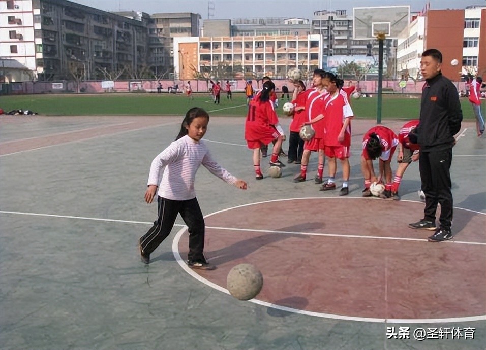 彭诗梦出击失误完整视频,彭诗梦世界杯多次精彩扑救