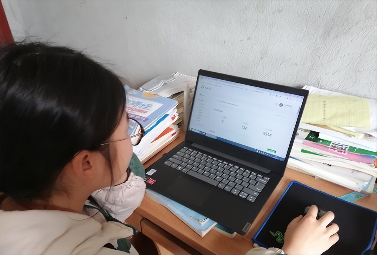 大学生浏览不良网站被短信通知,大学生多次浏览不良网站警告短信